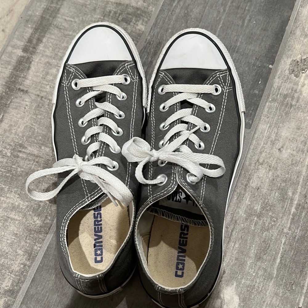 Chuck sneakers. Mens size 7, women size 9